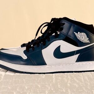 Nike Air Jordan Men's Navy and White Sneakers